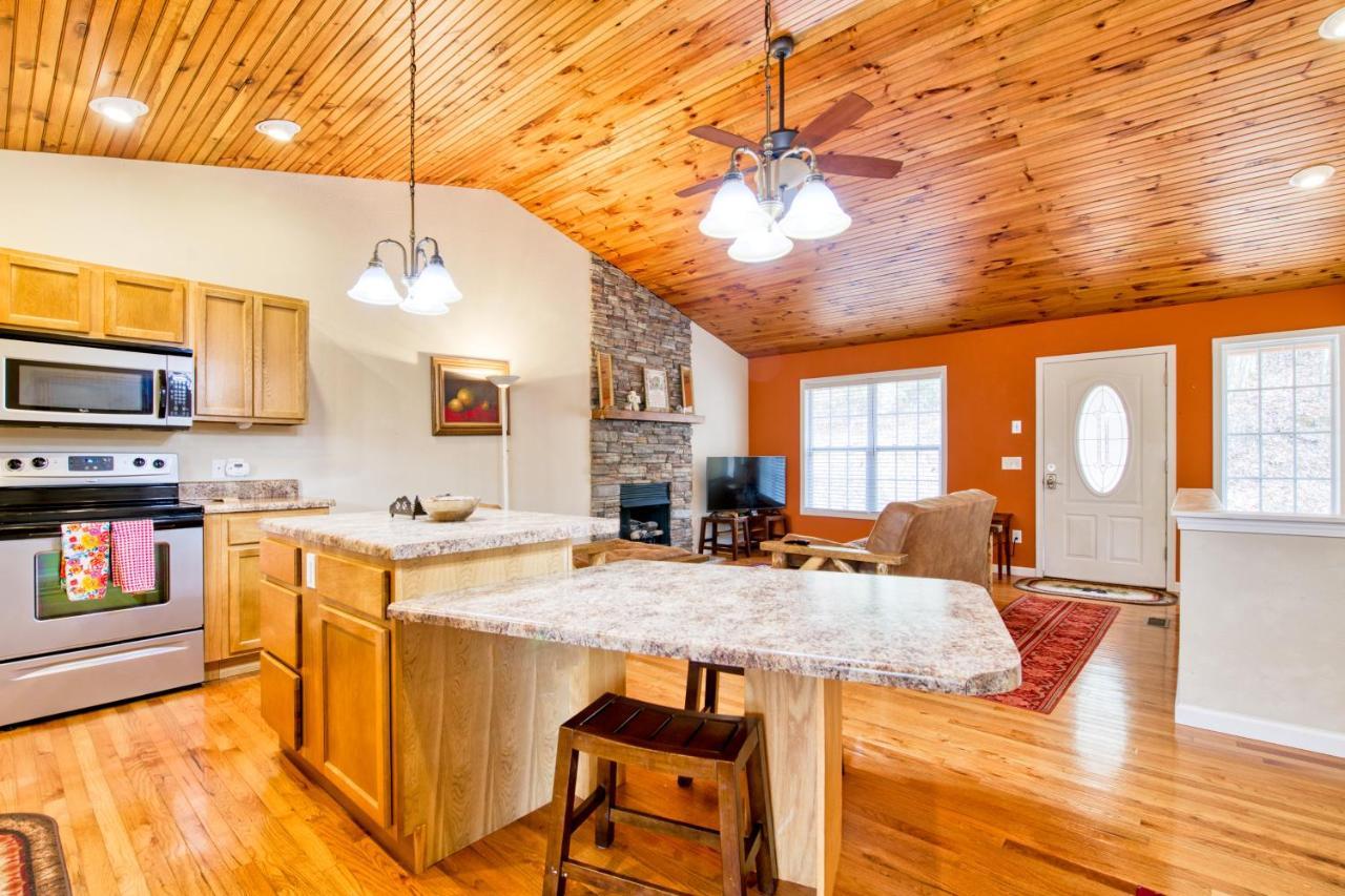 Trimont Mountain Cottage Франклин Экстерьер фото